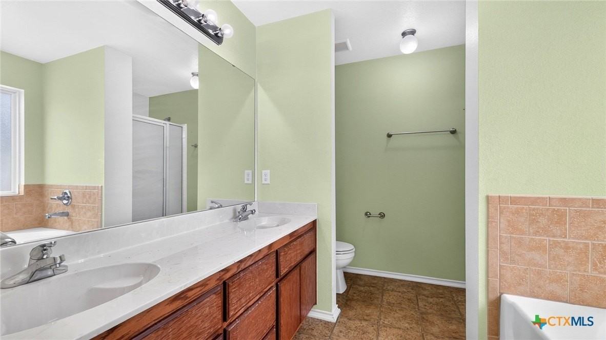 1108 Dixon Cir - Photo 7 of 11