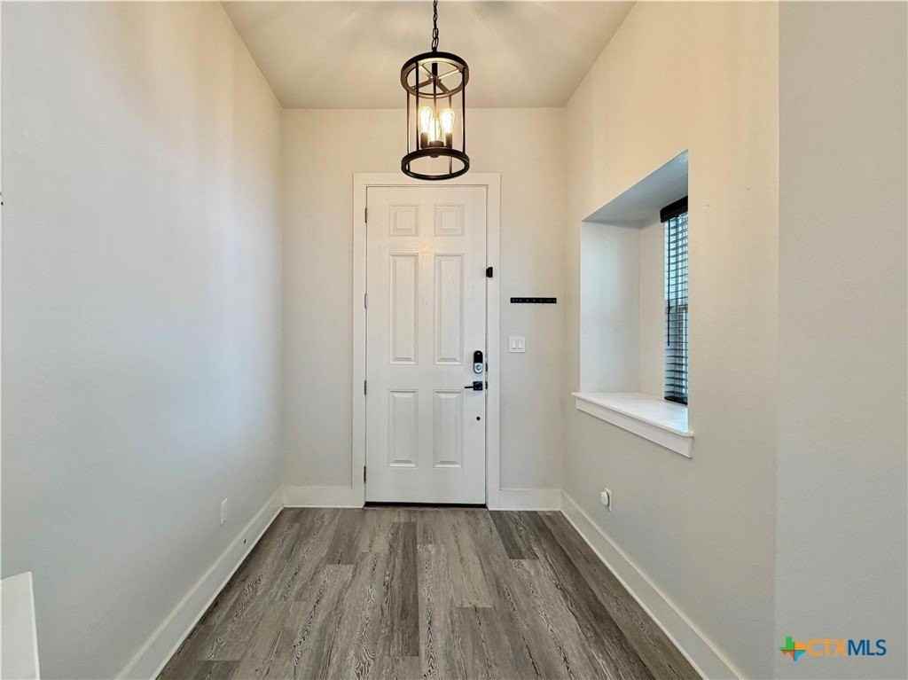 613 Goldenwave Way - Photo 5 of 40