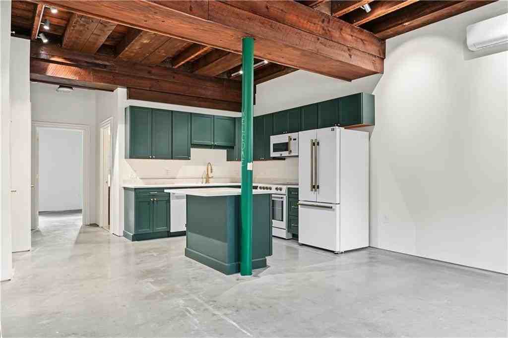 905 N Main St #101 - Photo 4 of 19
