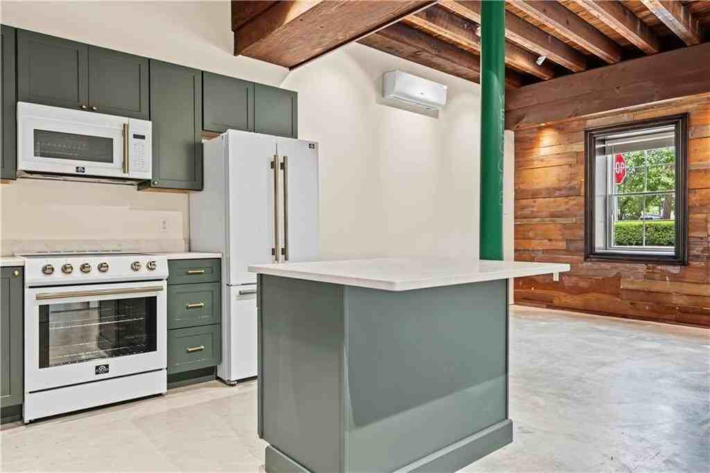 905 N Main St #101 - Photo 5 of 19
