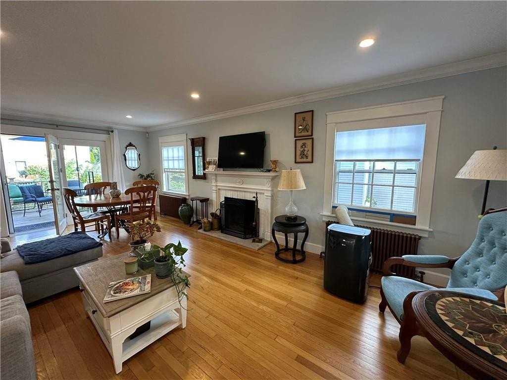 58 Eustis Ave - Photo 3 of 22
