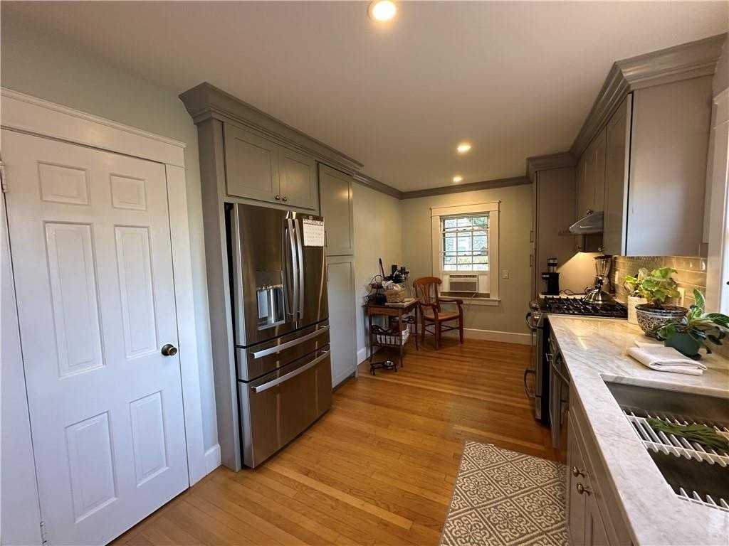 58 Eustis Ave - Photo 5 of 22