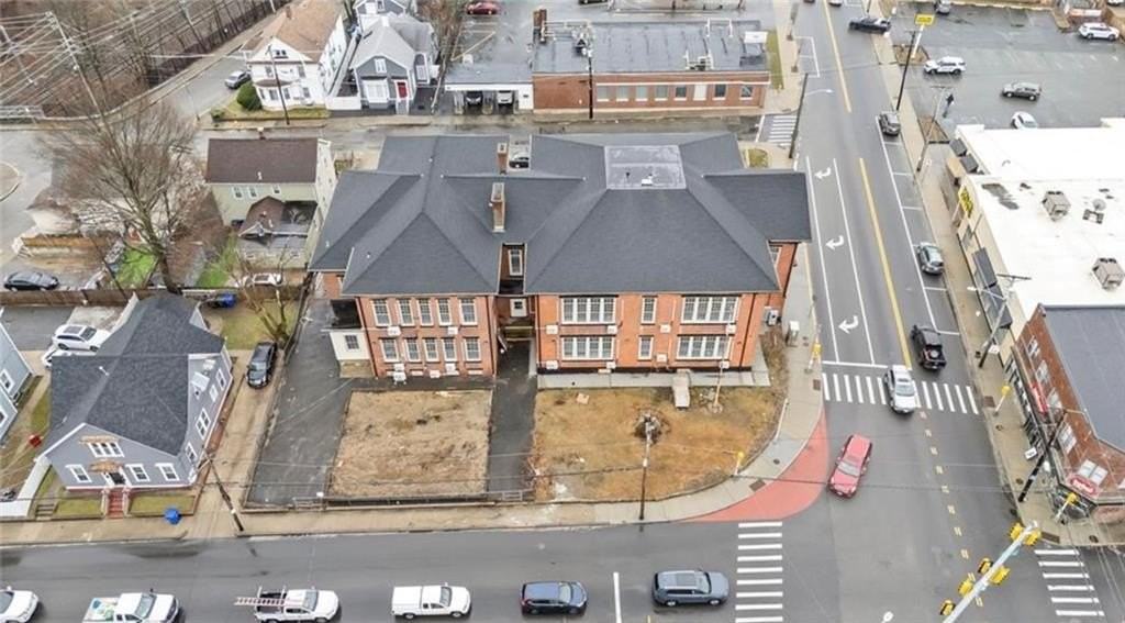 387 Broad St #1 - Photo 7 of 8