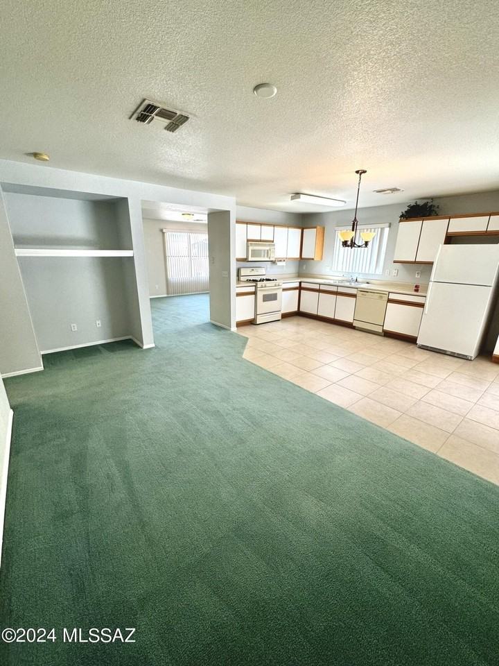 7846 E Rooner Dr - Photo 6 of 24