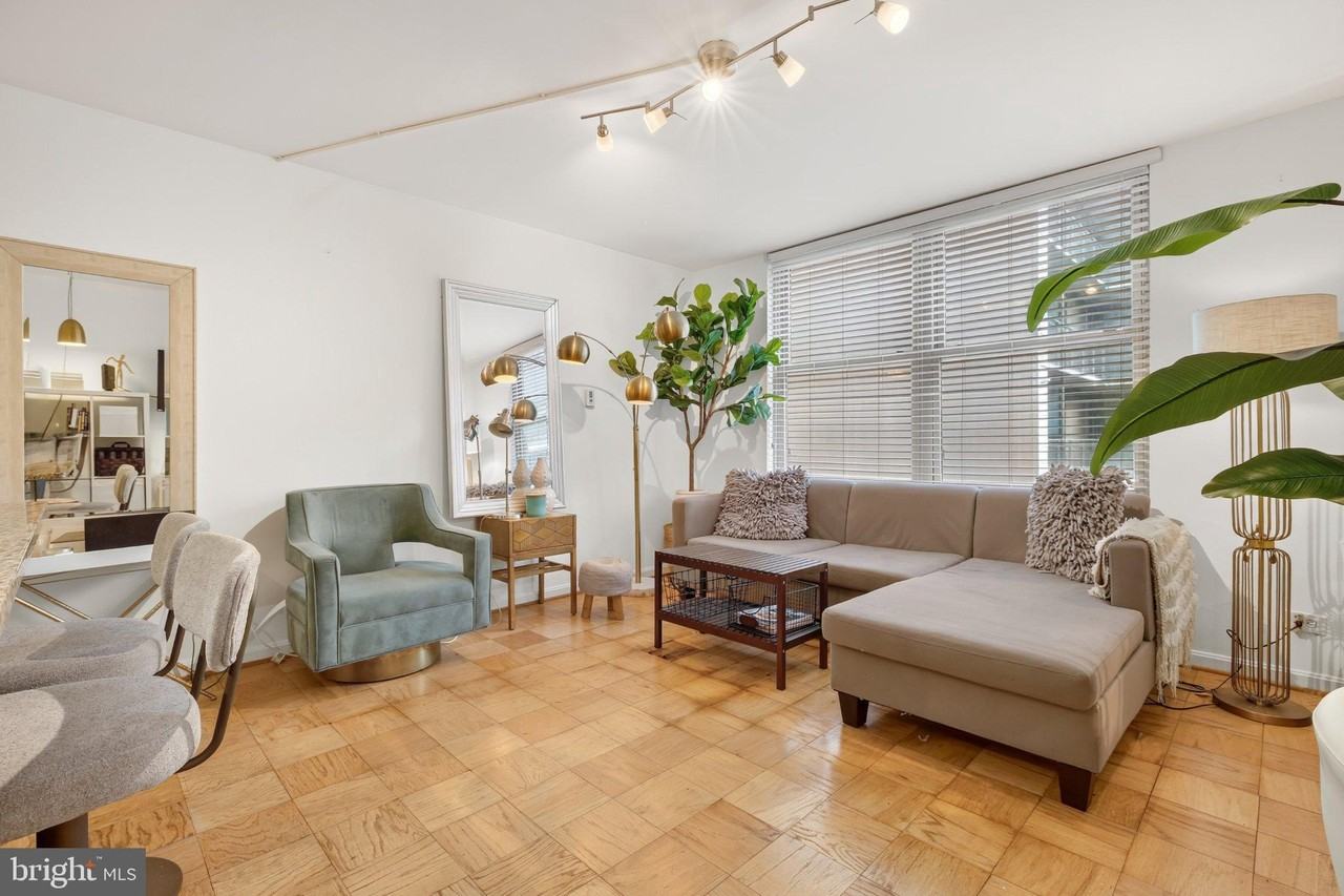 1260 21st St Nw #205 - Photo 4 of 19