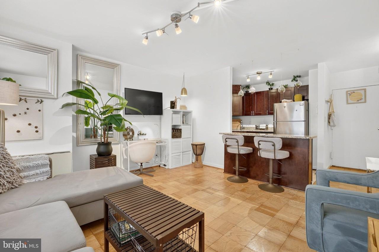 1260 21st St Nw #205 - Photo 5 of 19