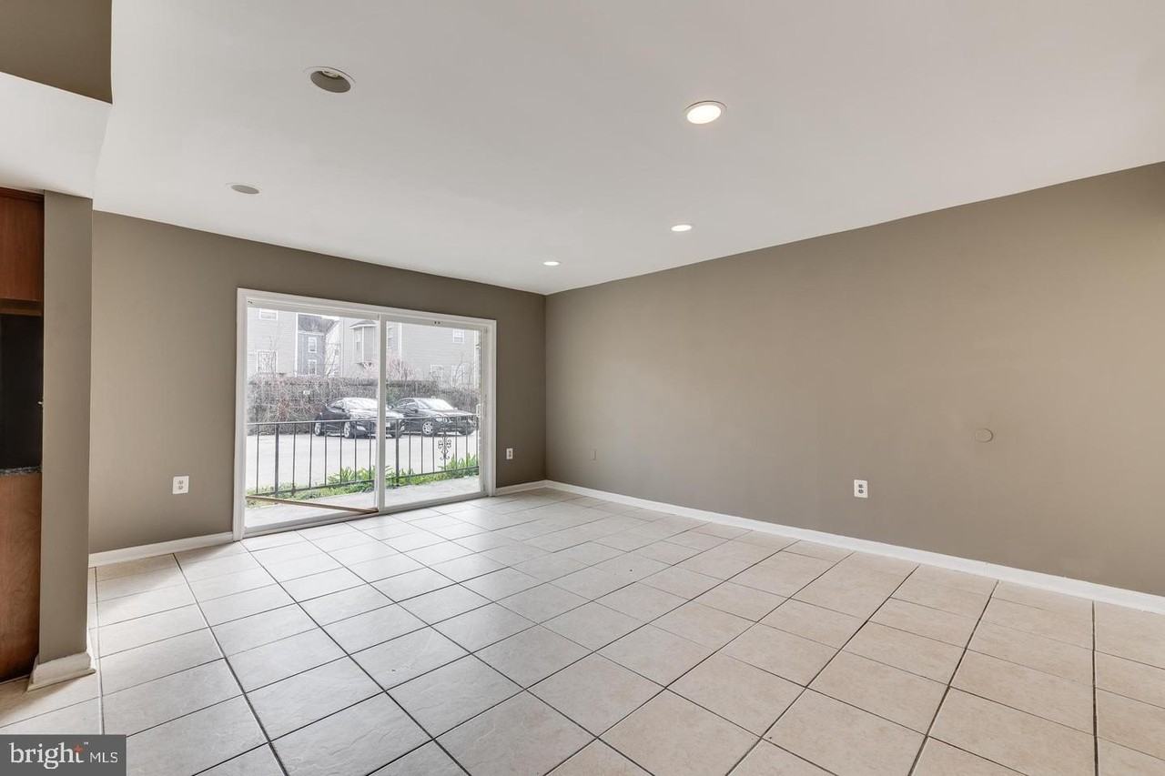 5007 D St Se #101 - Photo 4 of 17