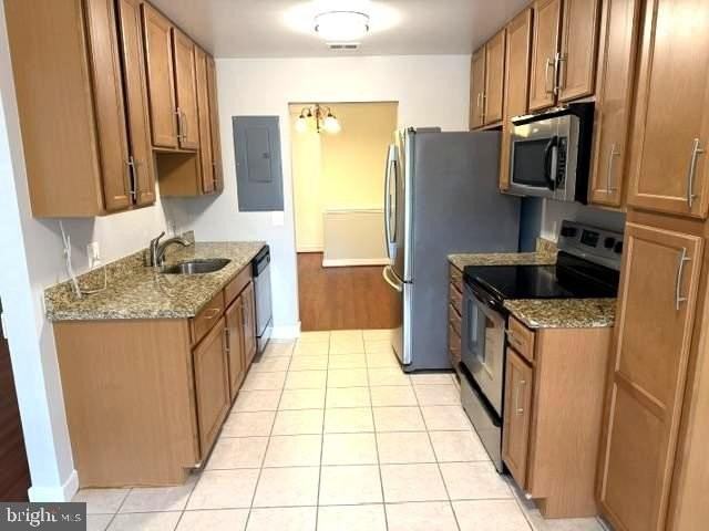 1227 Gemini Dr Apt I #1227I - Photo 4 of 32