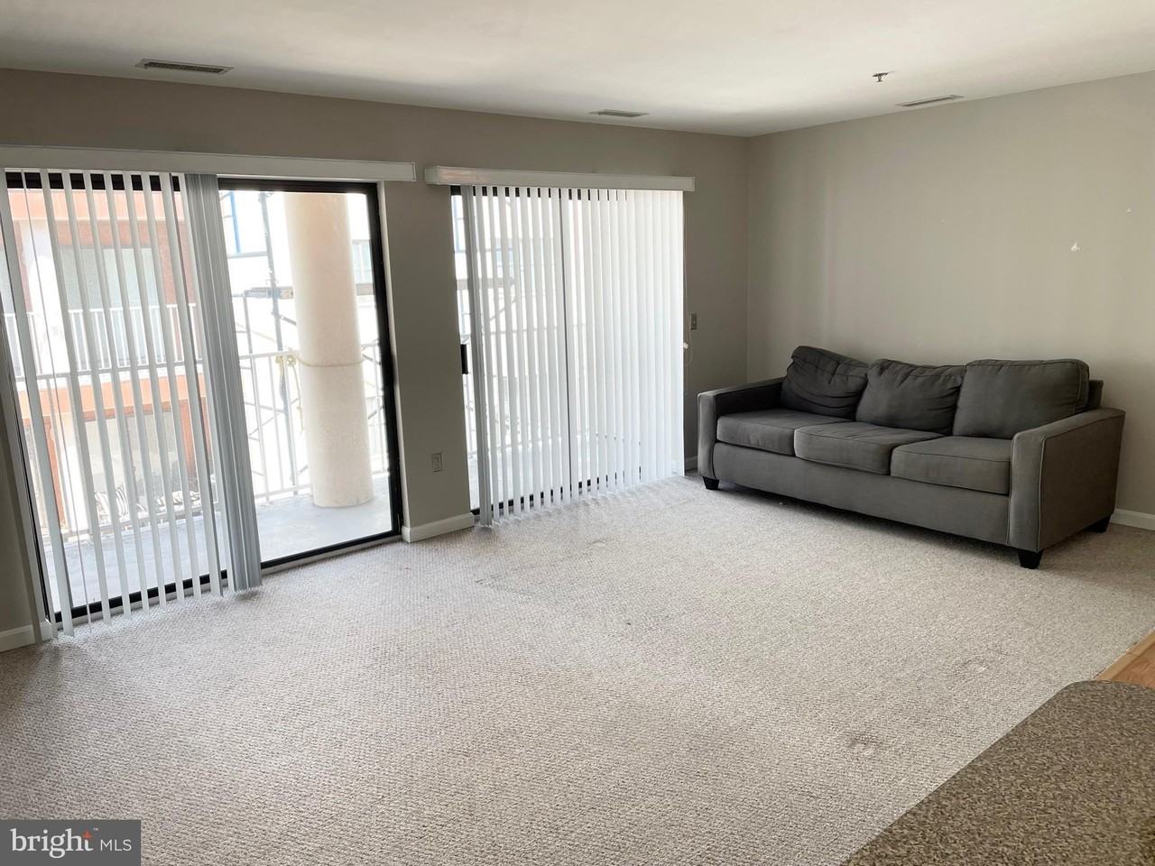 2702 Lighthouse Pt E #635 - Photo 2 of 8