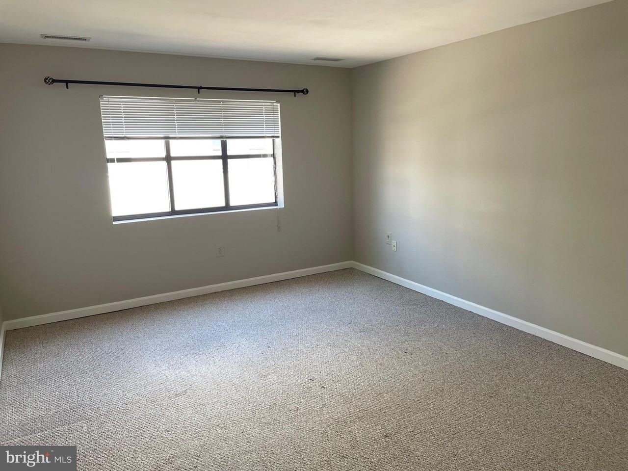 2702 Lighthouse Pt E #635 - Photo 3 of 8