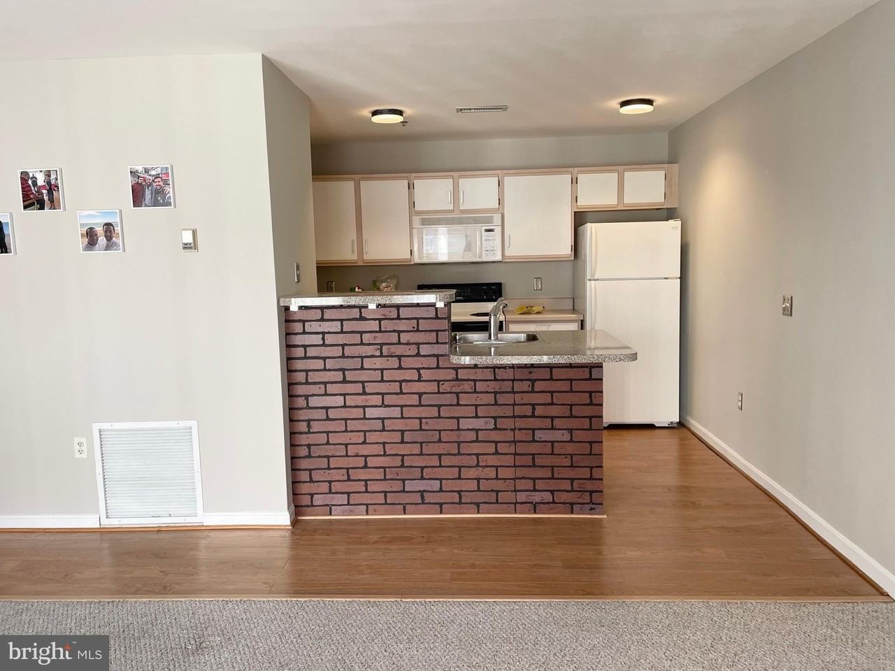 2702 Lighthouse Pt E #635 - Photo 7 of 8