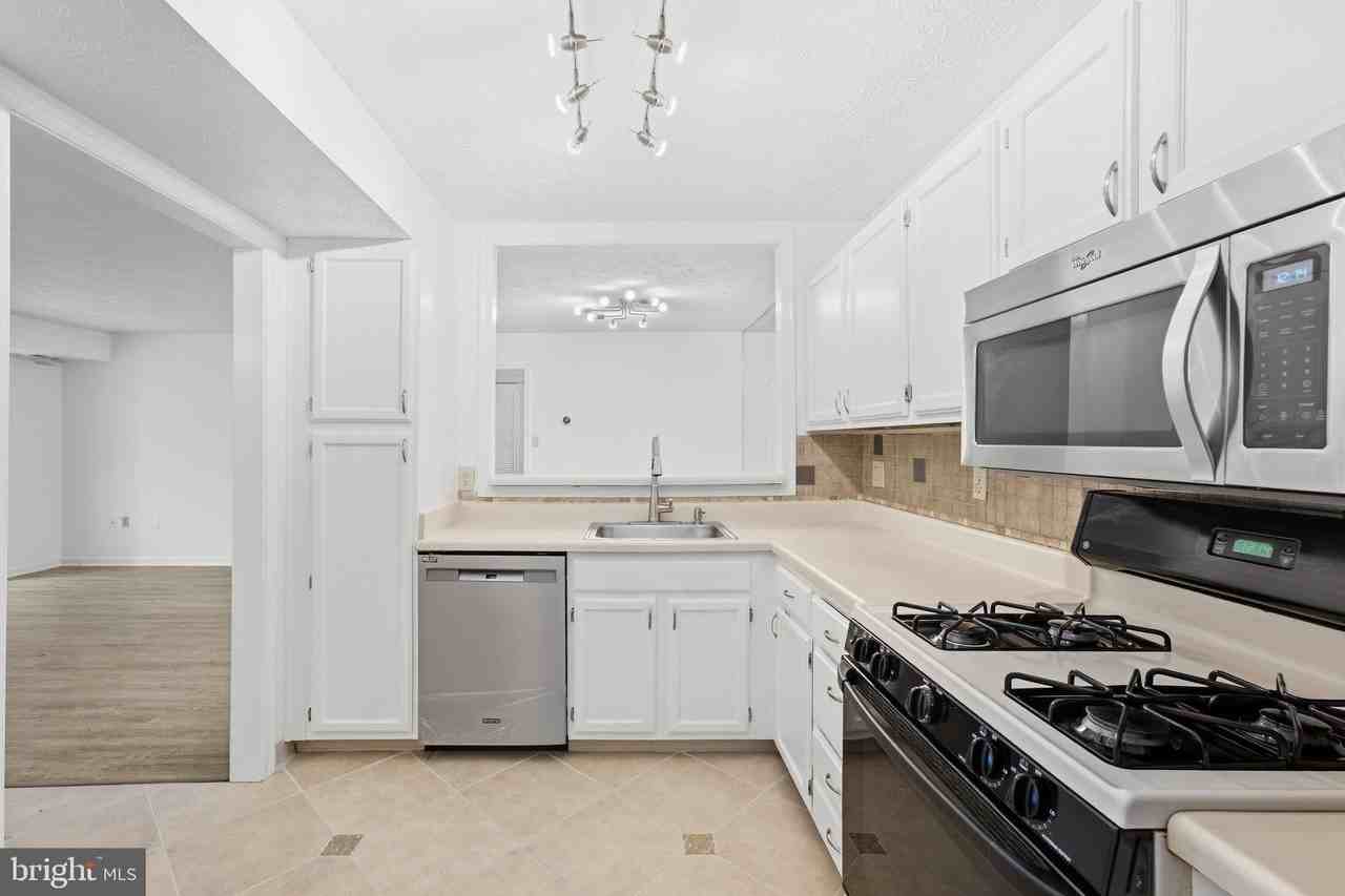 898 Windbrooke Dr #898 - Photo 6 of 39