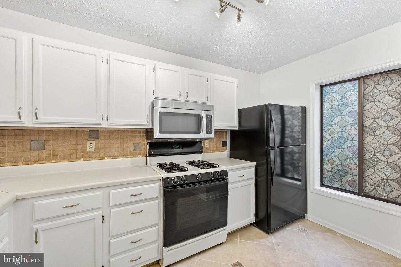 898 Windbrooke Dr #898 - Photo 7 of 39