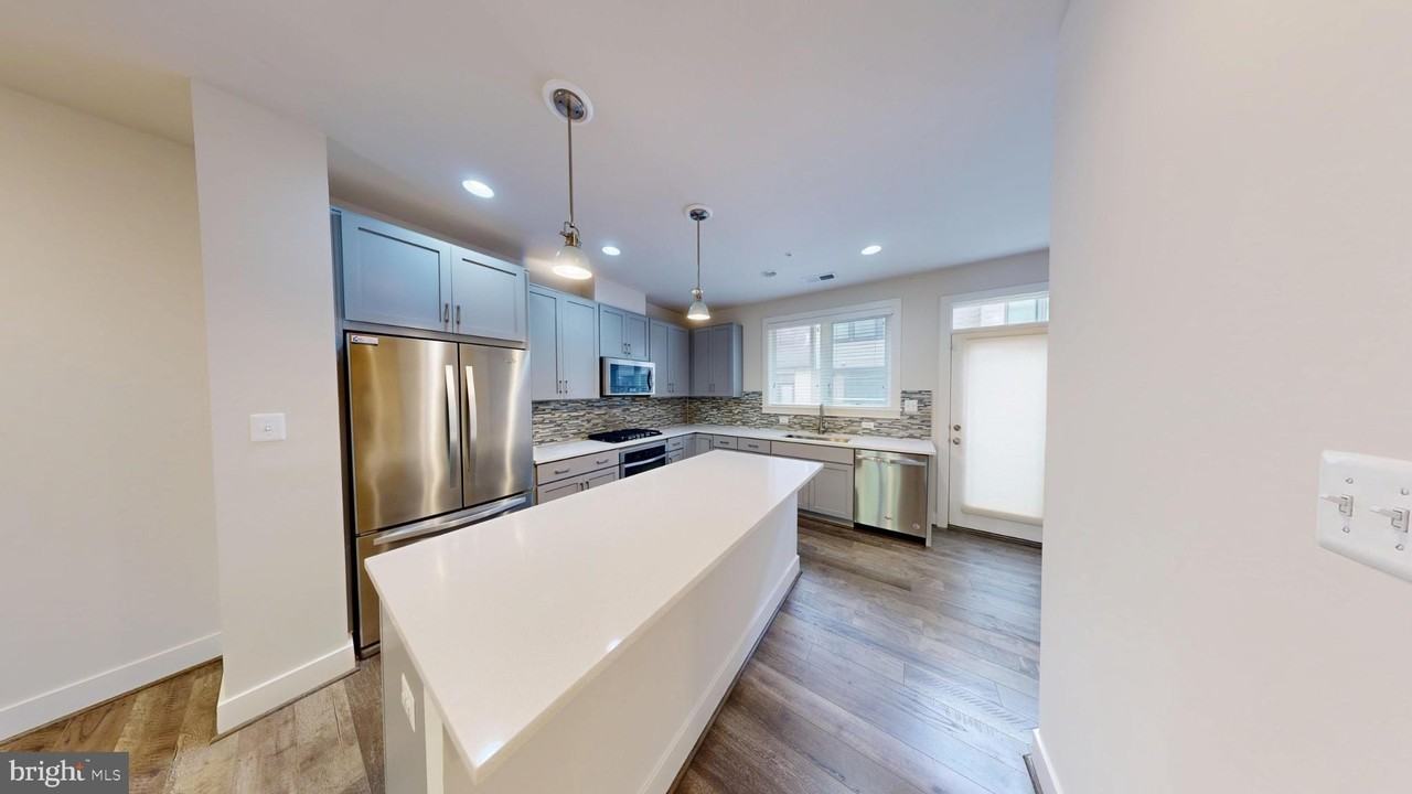 10366 Jacobsen St - Photo 4 of 26