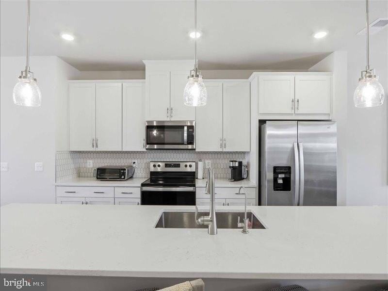 26052 Ridge Rd - Photo 3 of 44