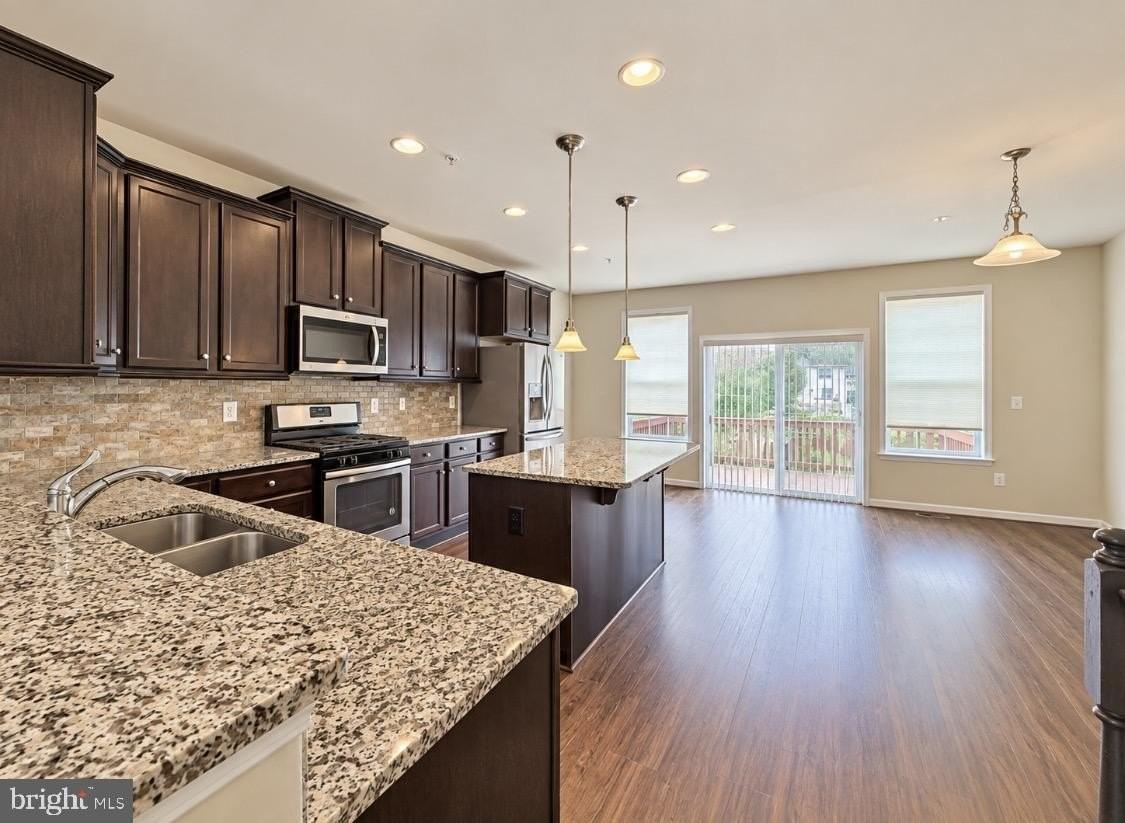 8607 Sweet Rose Ct - Photo 3 of 29