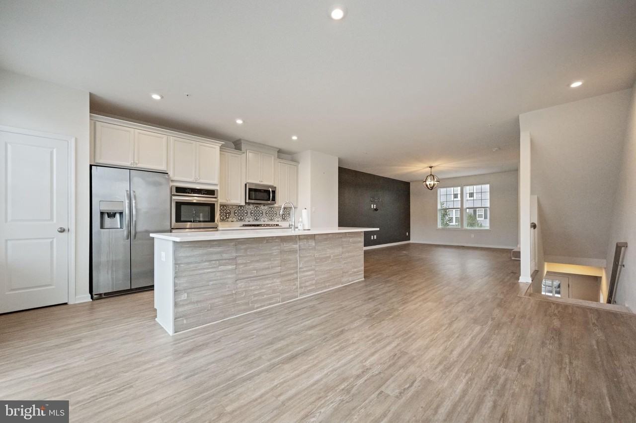 43901 Eucalyptus Way - Photo 3 of 30