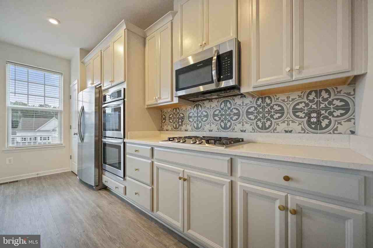 43901 Eucalyptus Way - Photo 4 of 30