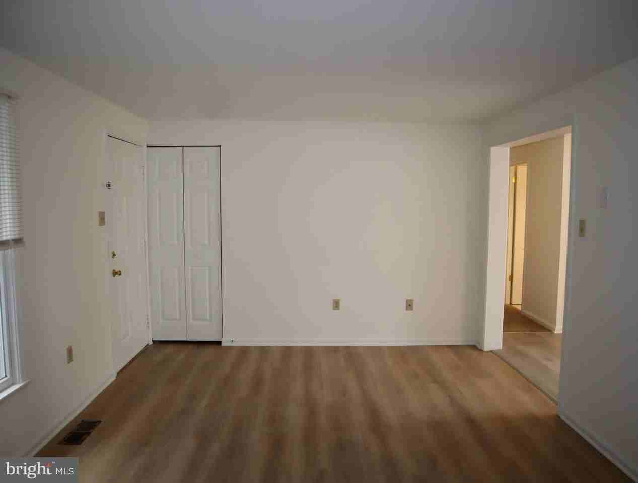 1108 Middle Neck Dr - Photo 2 of 20