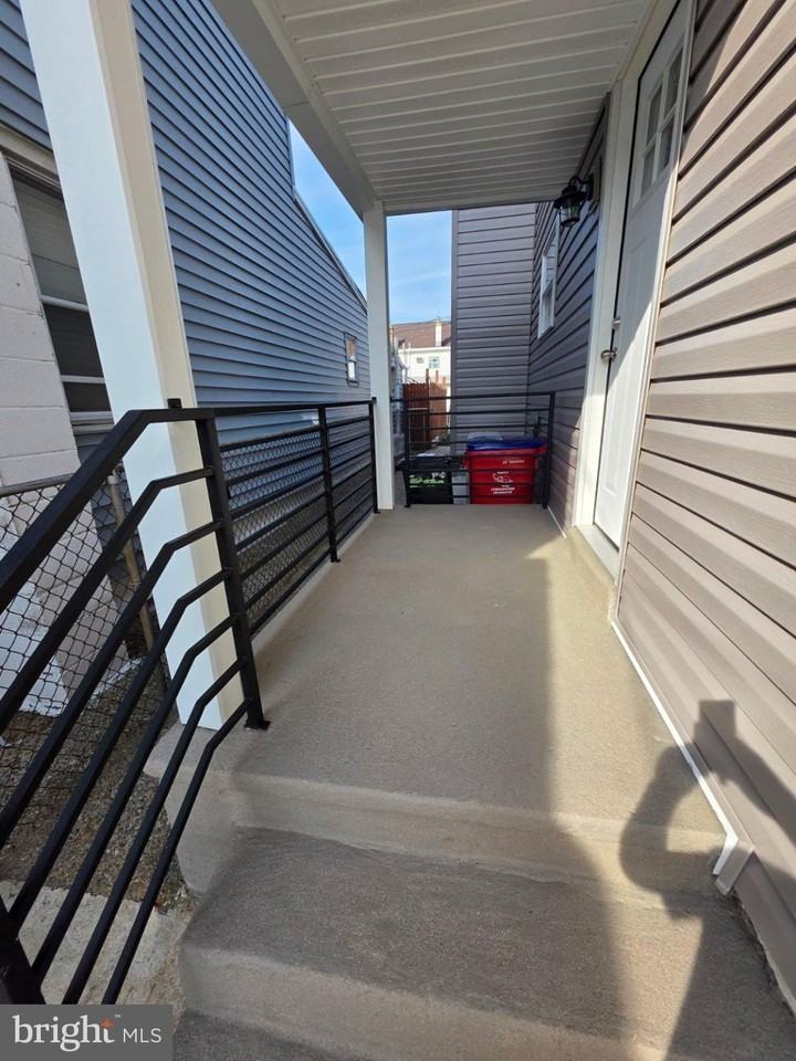 410 Logan St - Photo 2 of 21