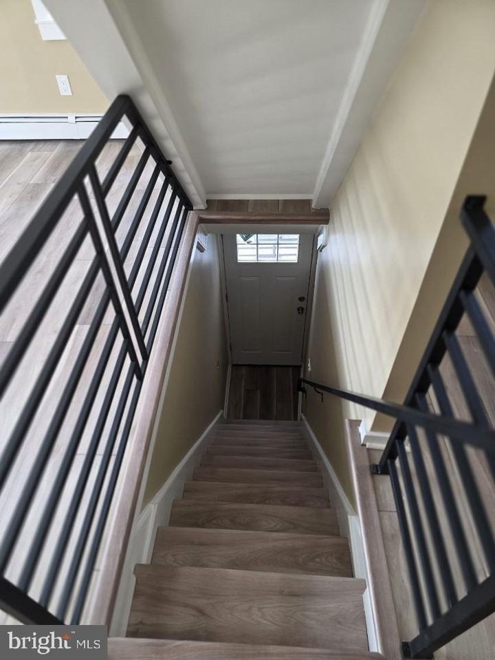 410 Logan St - Photo 3 of 21