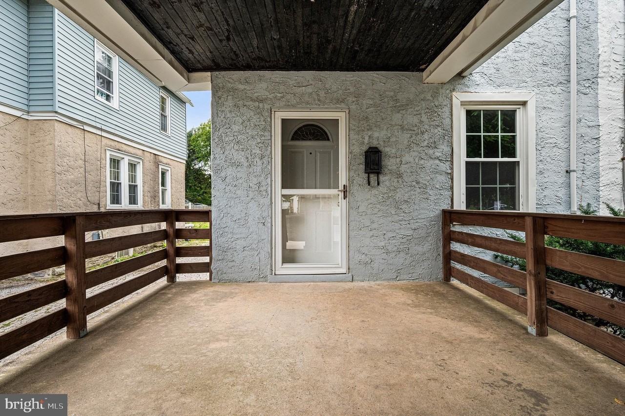 131 Eachus Ave - Photo 3 of 24