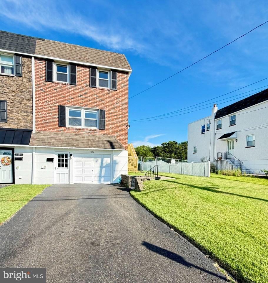 1612 Tremont Ave - Photo 4 of 29