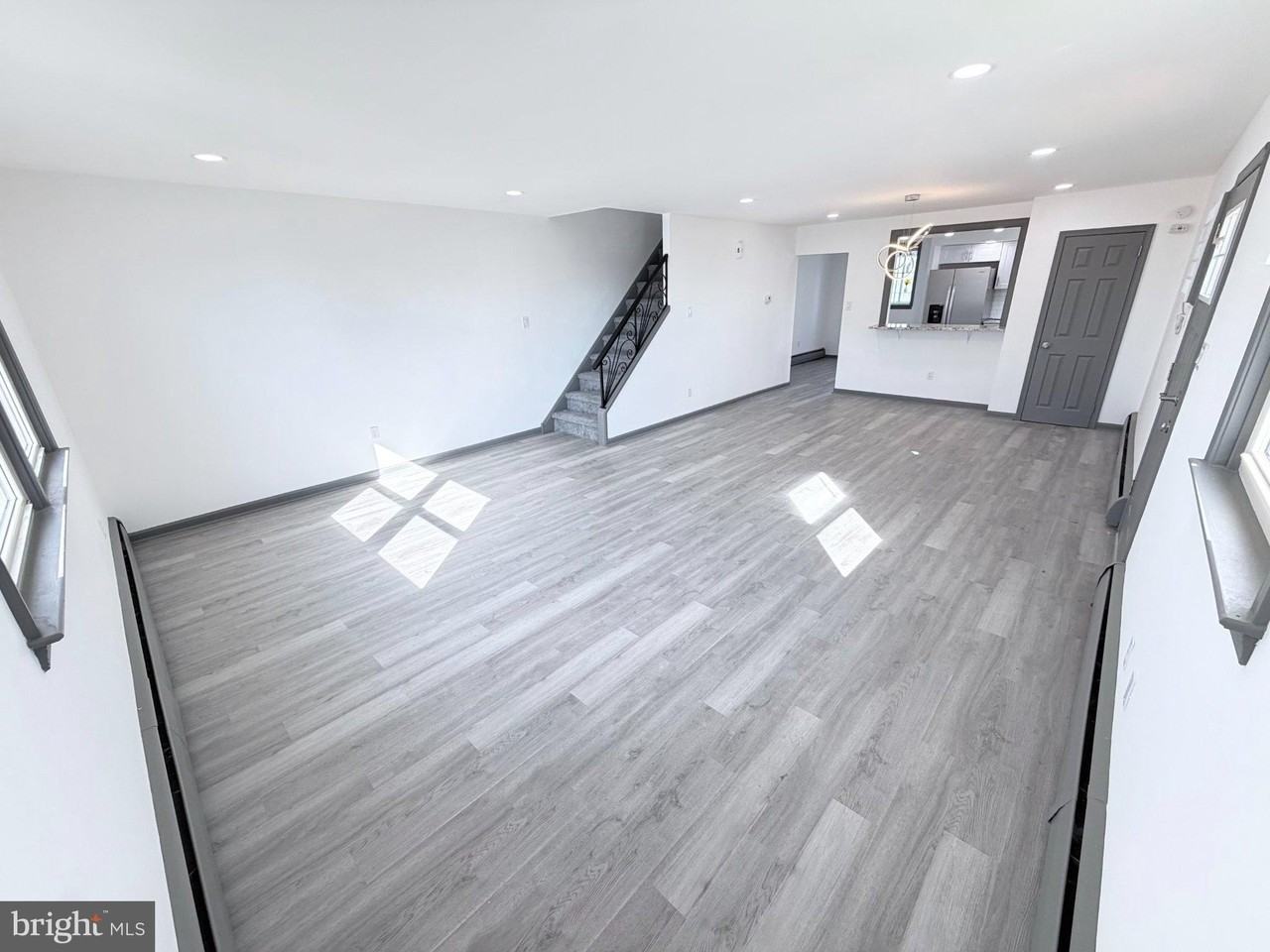 1612 Tremont Ave - Photo 7 of 29