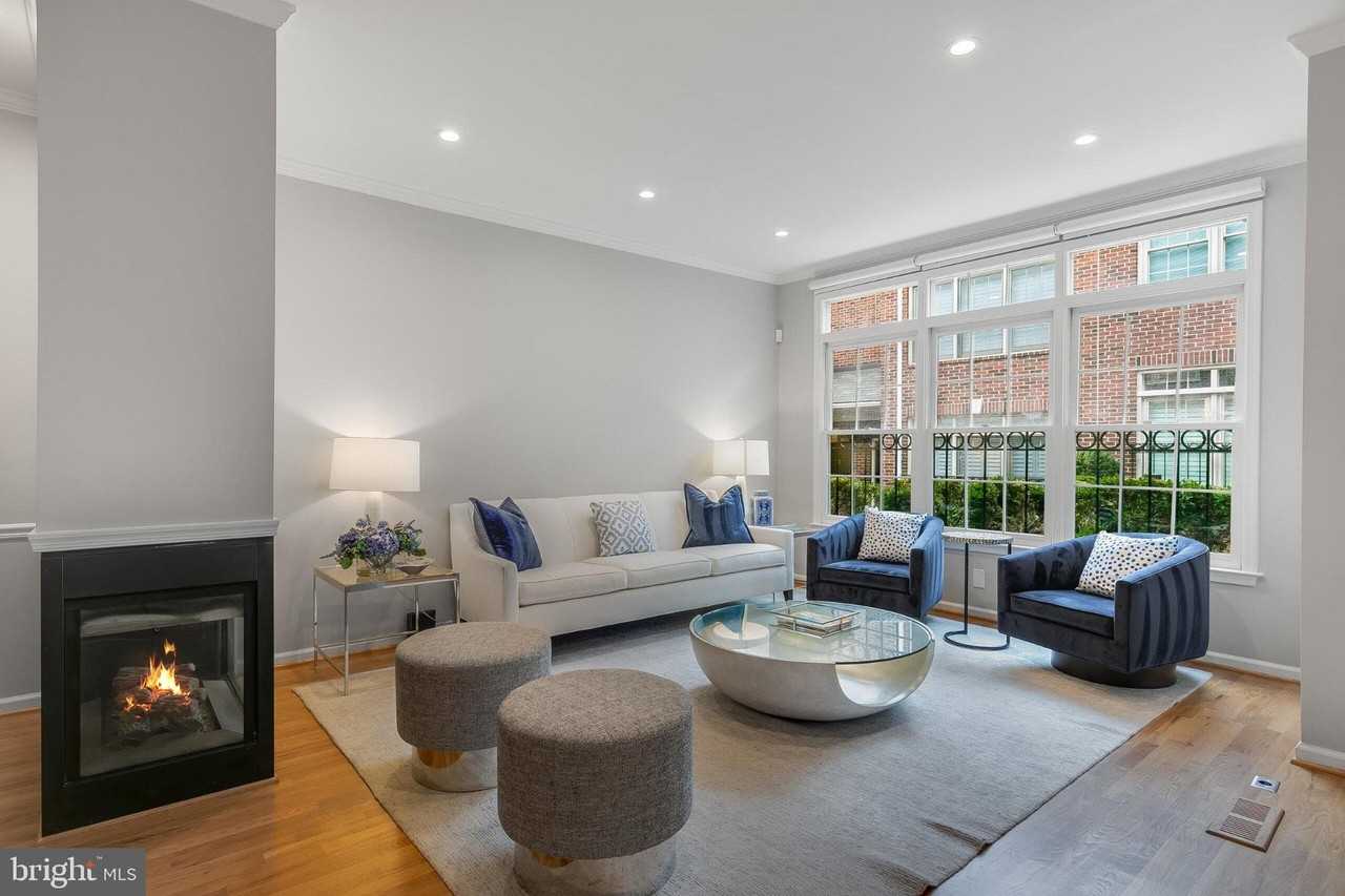 1507-D N Colonial Ter - Photo 4 of 39