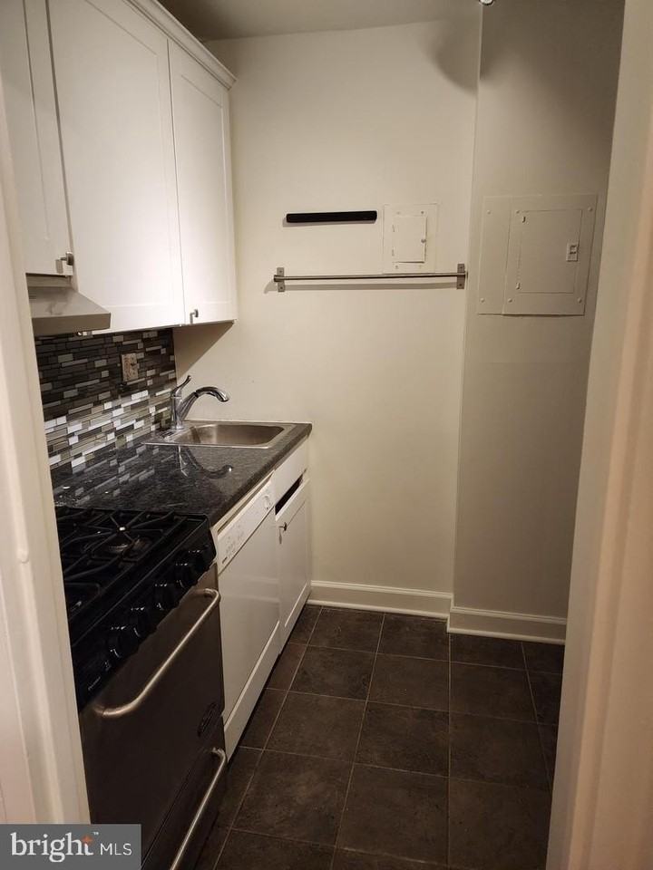 1111 Arlington Blvd #329 - Photo 7 of 22
