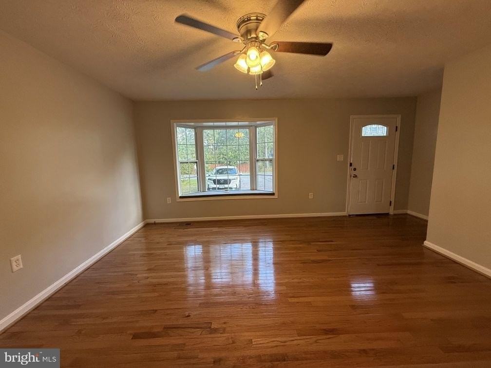 202 Carroll Dr - Photo 4 of 19