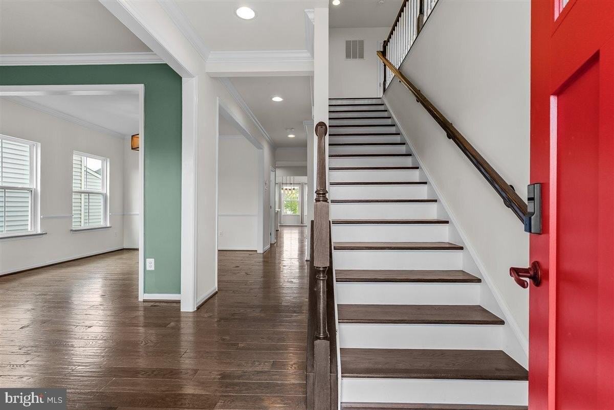 109 Emperor Dr - Photo 3 of 47
