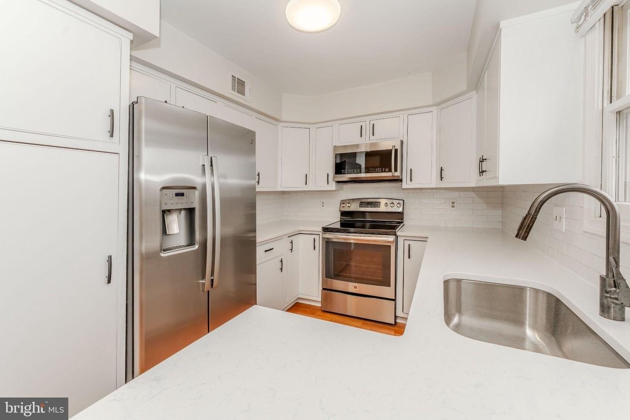 10220 Baltusrol Ct - Photo 7 of 35