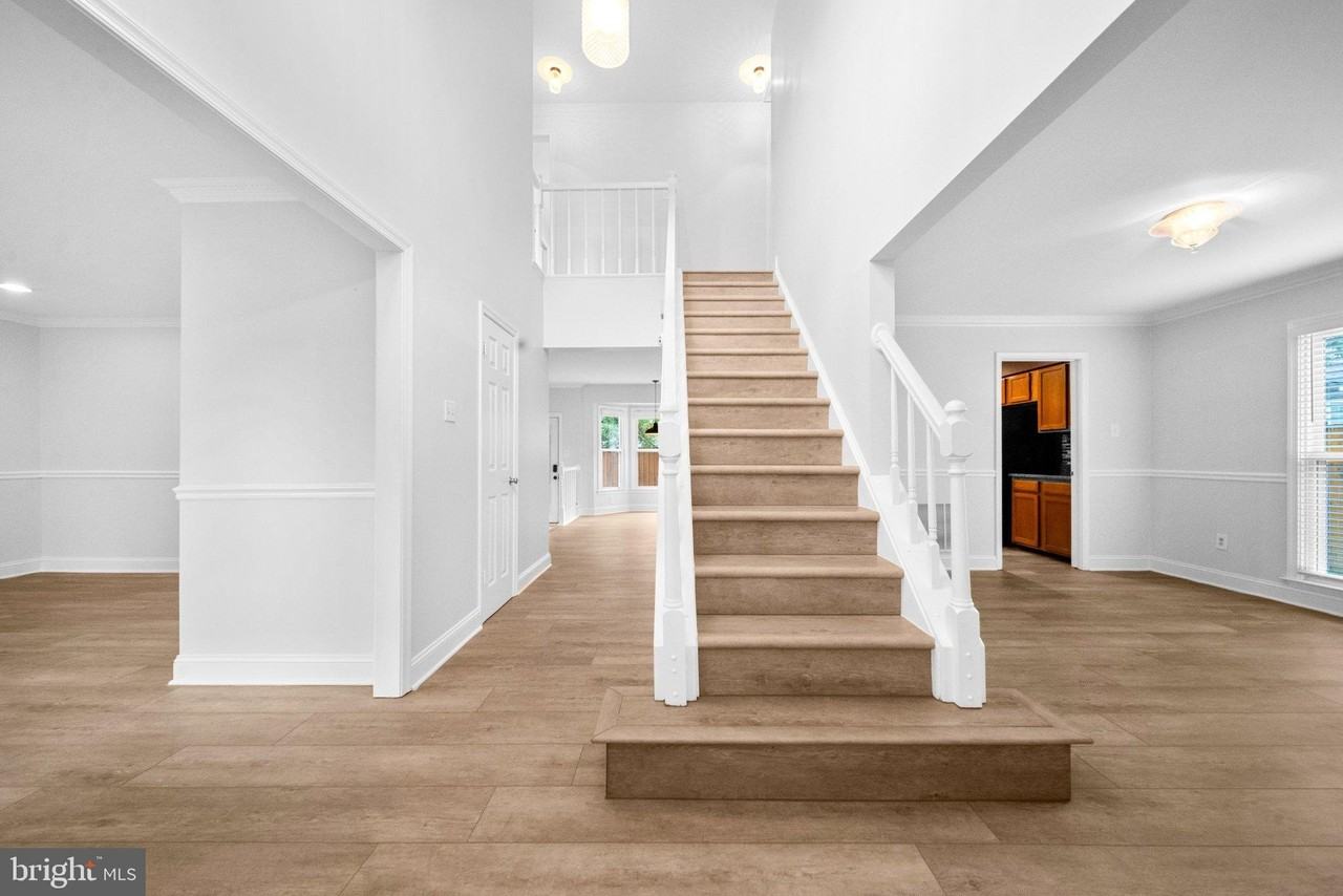 7827 Bold Lion Ln - Photo 6 of 50