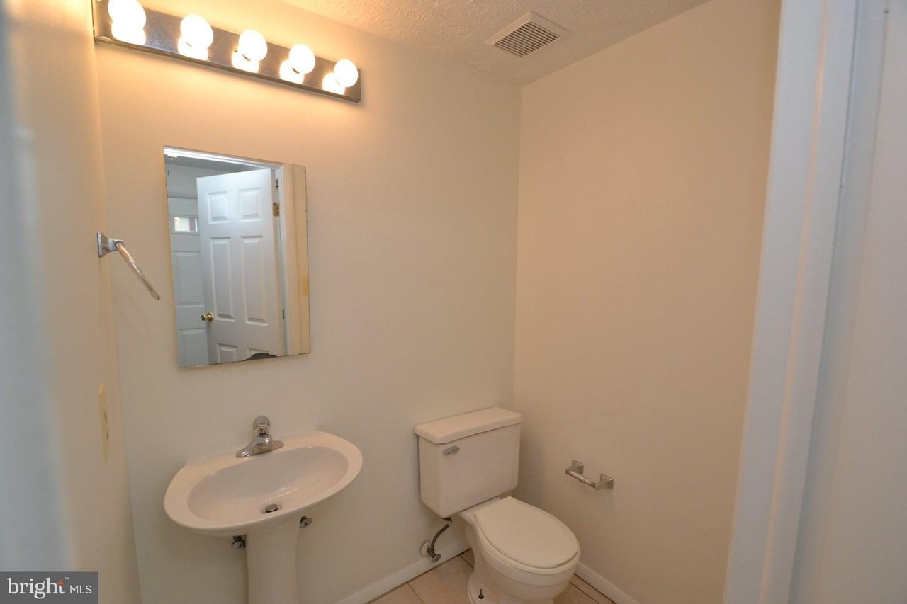 7985 Tyson Oaks Cir - Photo 5 of 28
