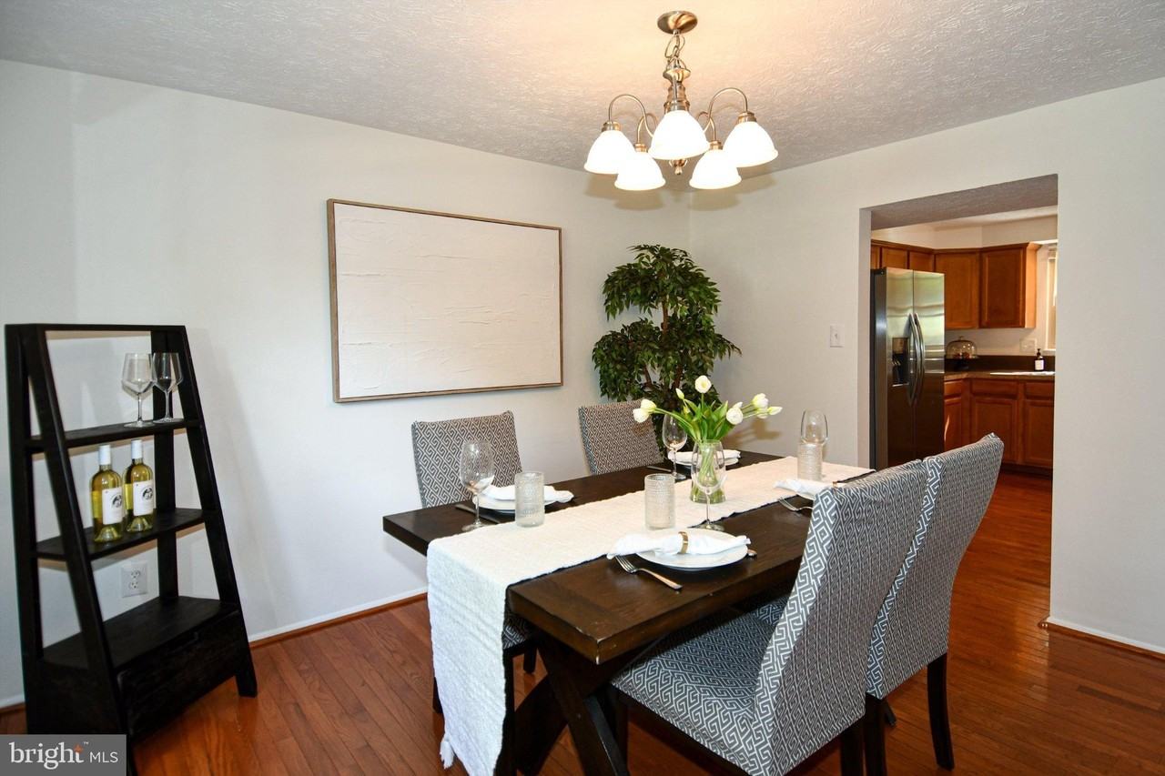 13985 Cabells Mill Dr - Photo 3 of 36