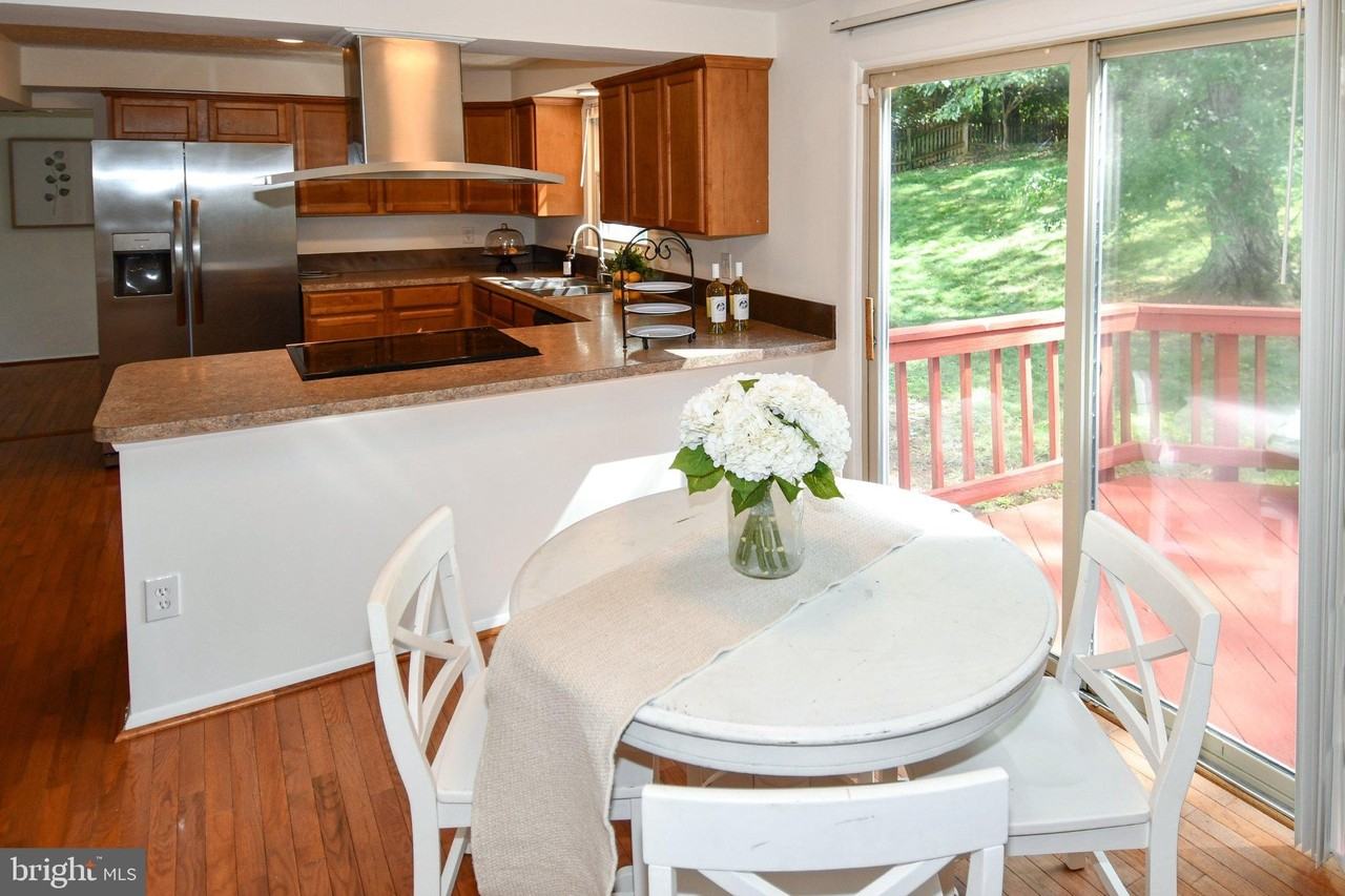 13985 Cabells Mill Dr - Photo 6 of 36