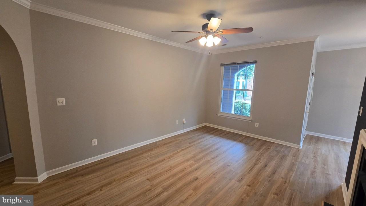 46604 Ellicott Sq #103 - Photo 5 of 17