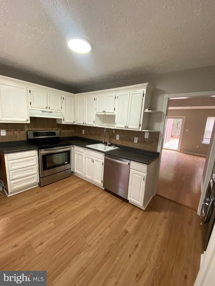 8626 Anna Ct - Photo 3 of 21