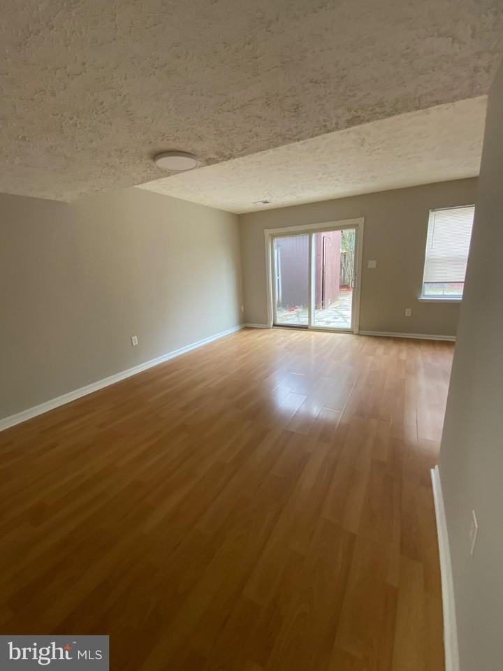 8626 Anna Ct - Photo 5 of 21