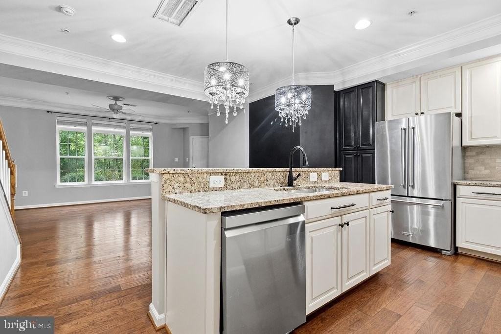 7420 Brunson Cir #A - Photo 6 of 23