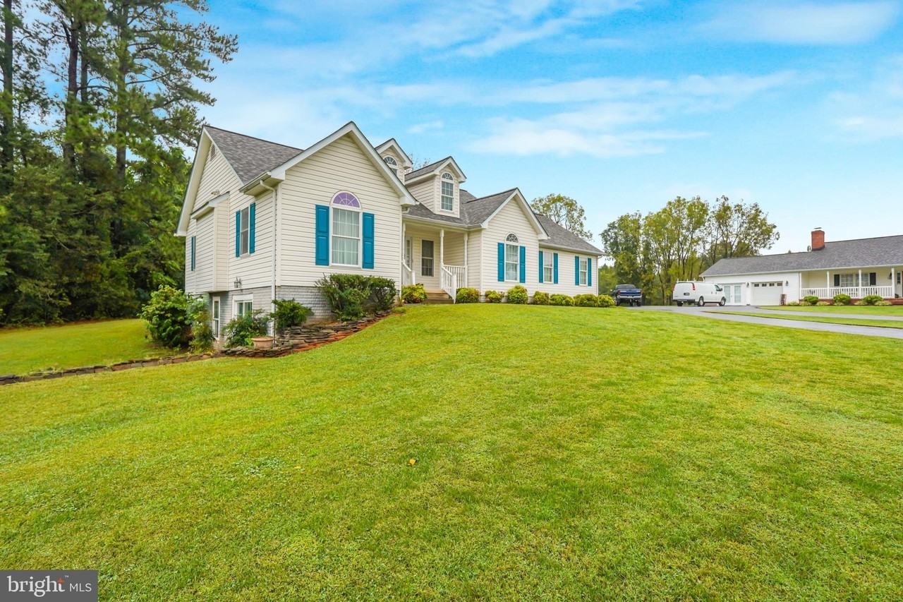 10700 Chancellorsville Dr - Photo 4 of 49