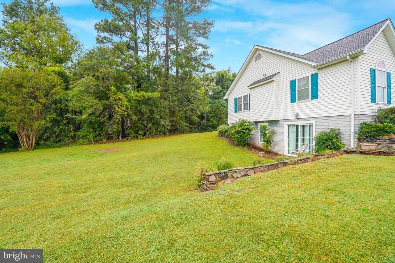 10700 Chancellorsville Dr - Photo 5 of 49