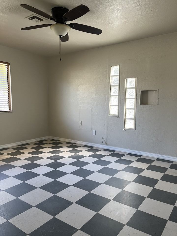 4865 Pacific Ave #1 - Photo 2 of 10