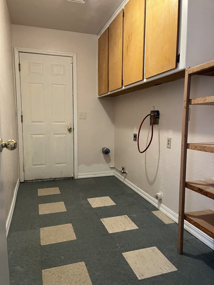4865 Pacific Ave #1 - Photo 5 of 10