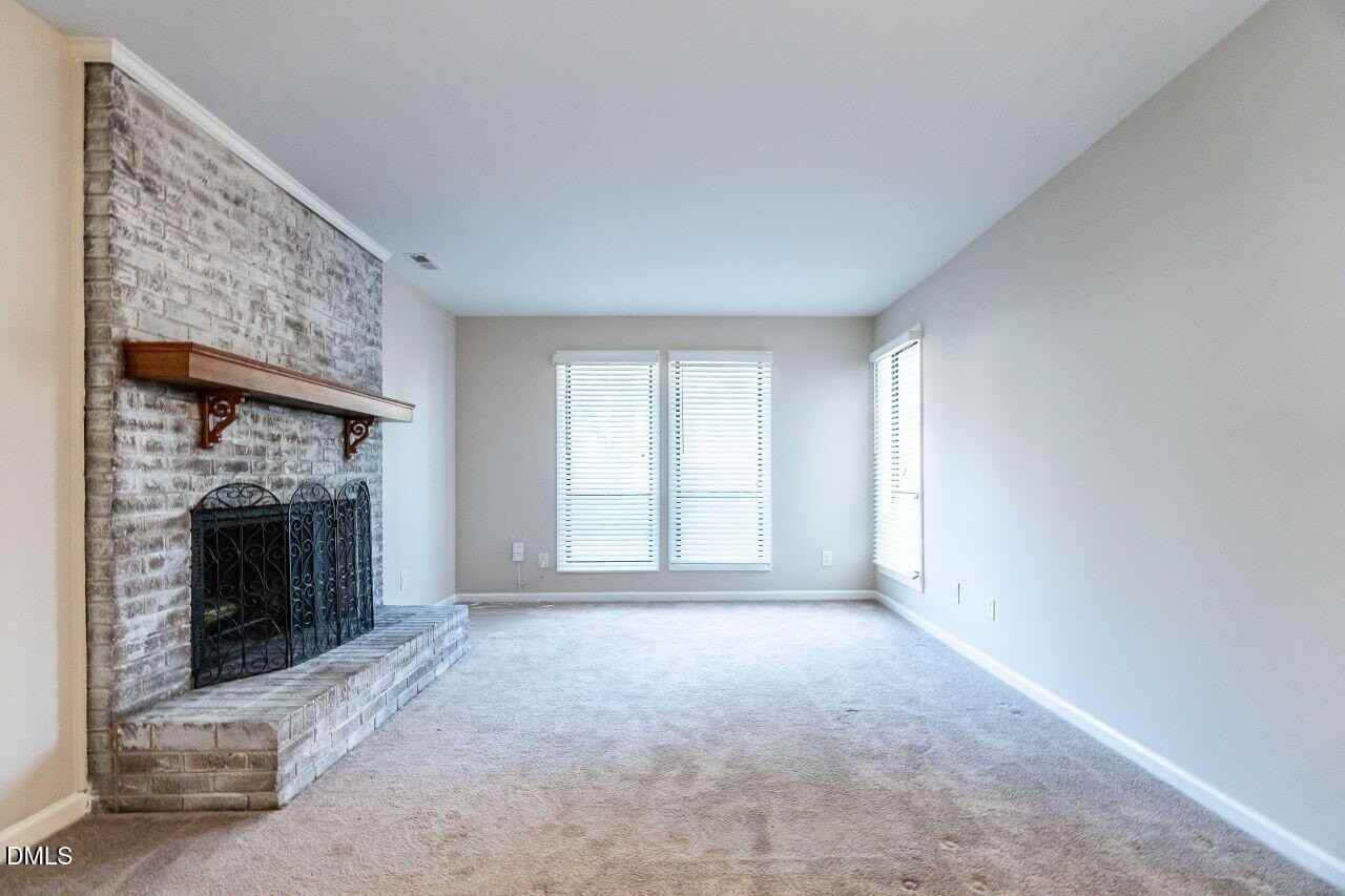 121 Arbuckle Ln - Photo 3 of 20