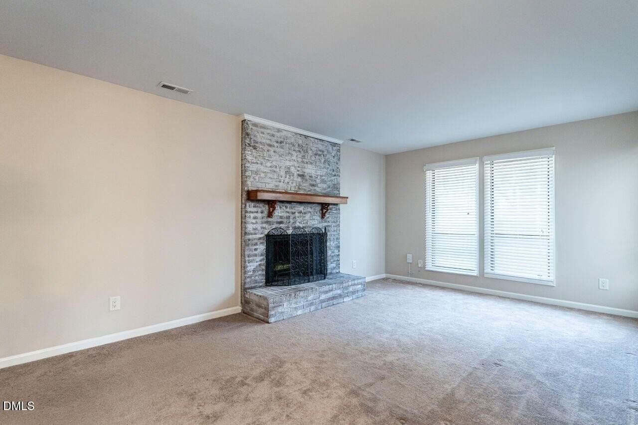 121 Arbuckle Ln - Photo 4 of 20