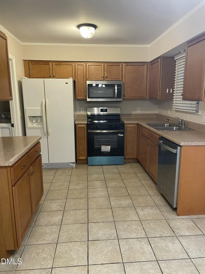 121 Arbuckle Ln - Photo 6 of 20