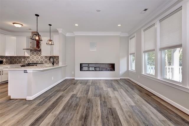 5441 Center St - Photo 7 of 27
