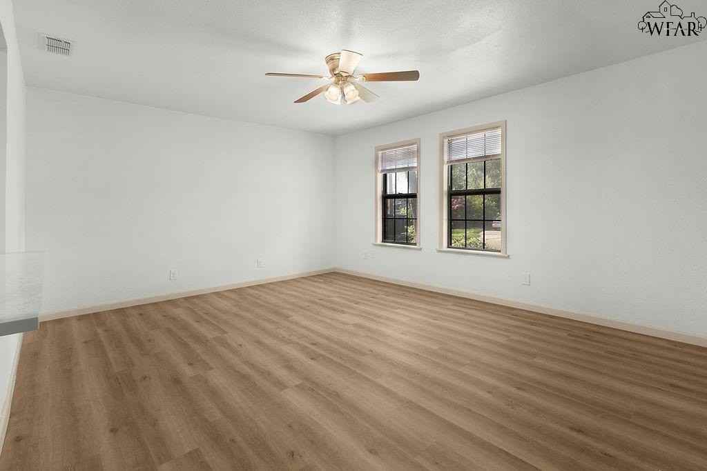 3902 Cynthia Ln - Photo 3 of 24